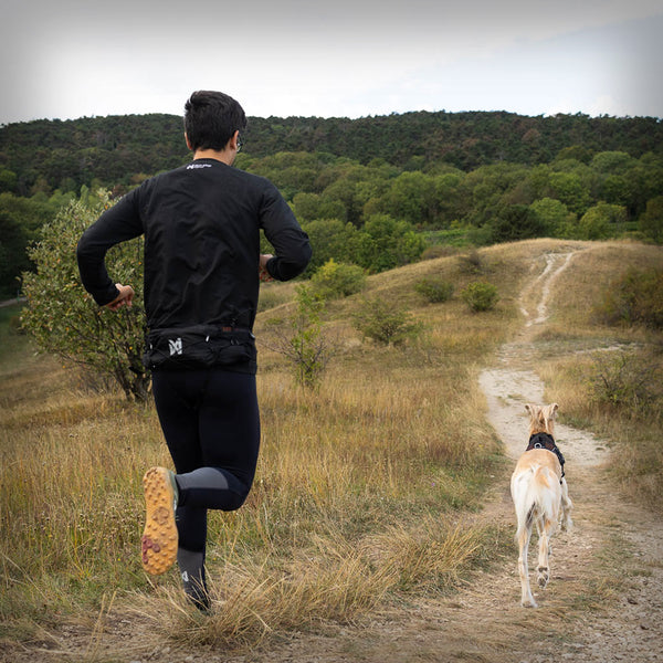 TRAIL LIGHT BELT MIT 5 TASCHEN