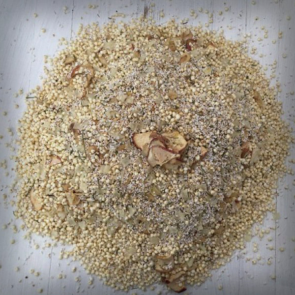 ICEPAW AMARANTH RISOTTO- Glutenfreies Ergänzungsfutter zur Zugabe bei der Frischfleisch - Fütterung (BARF) Amaranth Risotto bitte 10 Minuten vor der Fütterung mit Wasser oder Brühe anrühren und danach mit dem Frischfleisch vermischen Zusammensetzung: Kartoffelflocken, Bio Amaranth gepoppt, Hirse gepoppt, Bananenstücke getrocknet, Apfelstücke getrocknet, Petersilie getrocknet.