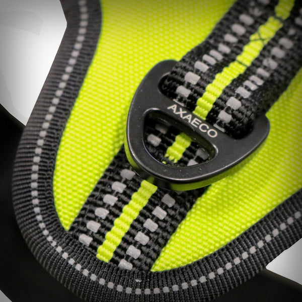 AXAECO 4 SEASON POWER- Das Brustgeschirr von der schwedischen Firma Axaeco. Durch die unterlegte Schnalle am Hals, kann das Geschirr dem Hund ohne Stress schnell und leicht angelegt werden. Es überzeugt durch seine sehr hochwertige Verarbeitung.