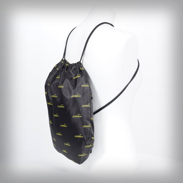 DOGGER HOODIE SCHWARZ- Der Dogger Hoodie Kapuzenpullover ist aus herrlich, weichem Fleece hergestellt. Die trendige Freizeitjacke ist ideal für den täglichen Spaziergang mit Ihrem Vierbeiner. Zwei Eingriffstaschen vorne, sowie eine grosse Rückentasche bieten genug Platz, um alles zu verstauen, was sie für das Hundetraining benötigen.