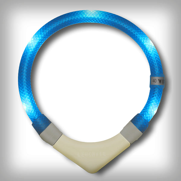 LEUCHTI PLUS NACHLEUCHTEND- gehört zu den professionellsten Hundeleuchten welche es auf dem Markt gibt. Die äusserst stabile Verarbeitung garantiert eine lange Lebensdauer. Dies sind die Vorteile der Leuchten: