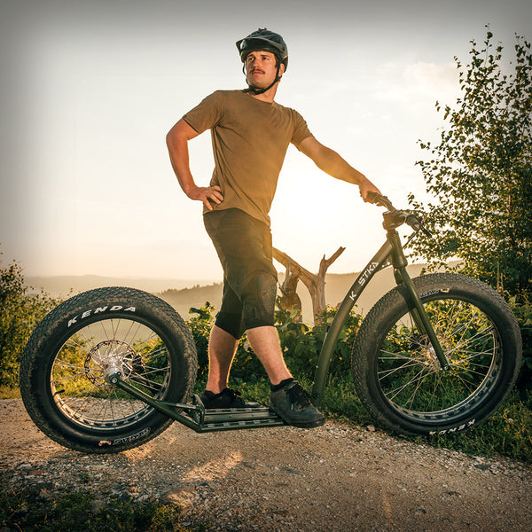 KOSTKA MONSTER MAX DOG (G6)