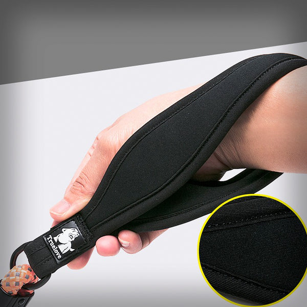 ALLTAGSLEINE RUN VON TRUE LOVES- praktische Rundseil Leine mit einem Seildurchmesser von 1,1cm. Die Leine ist aus sehr strapazierfähigen Nylon gefertigt. Die Halteschlaufe ist sehr hautfreundlich aus Neopren gefertigt.