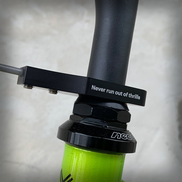 ANTENNE MIT HALTERUNG FÜR 25,4MM GABELSCHAFT