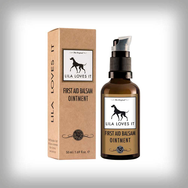 FIRST AID BALSAM- OPTIMALE NATÜRLICHE PFLEGE FÜR EINE SCHNELLE REGENERATION.  FIRST AID BALSAM mit Hyaluron und pflanzlichen Ölen ist ein fein abgestimmter Balsam, der die Haut intensiv in der Regeneration unterstützt und das Hautbild deutlich verbessert.