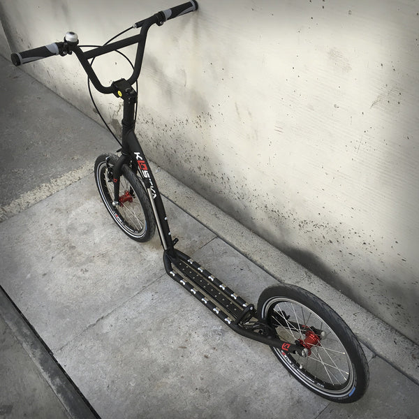 STREET SHOWROOM-EXEMPLAR