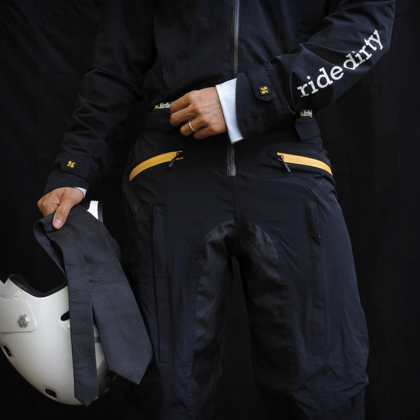 DIRTLEJ DIRTSUIT BLACK EDITION